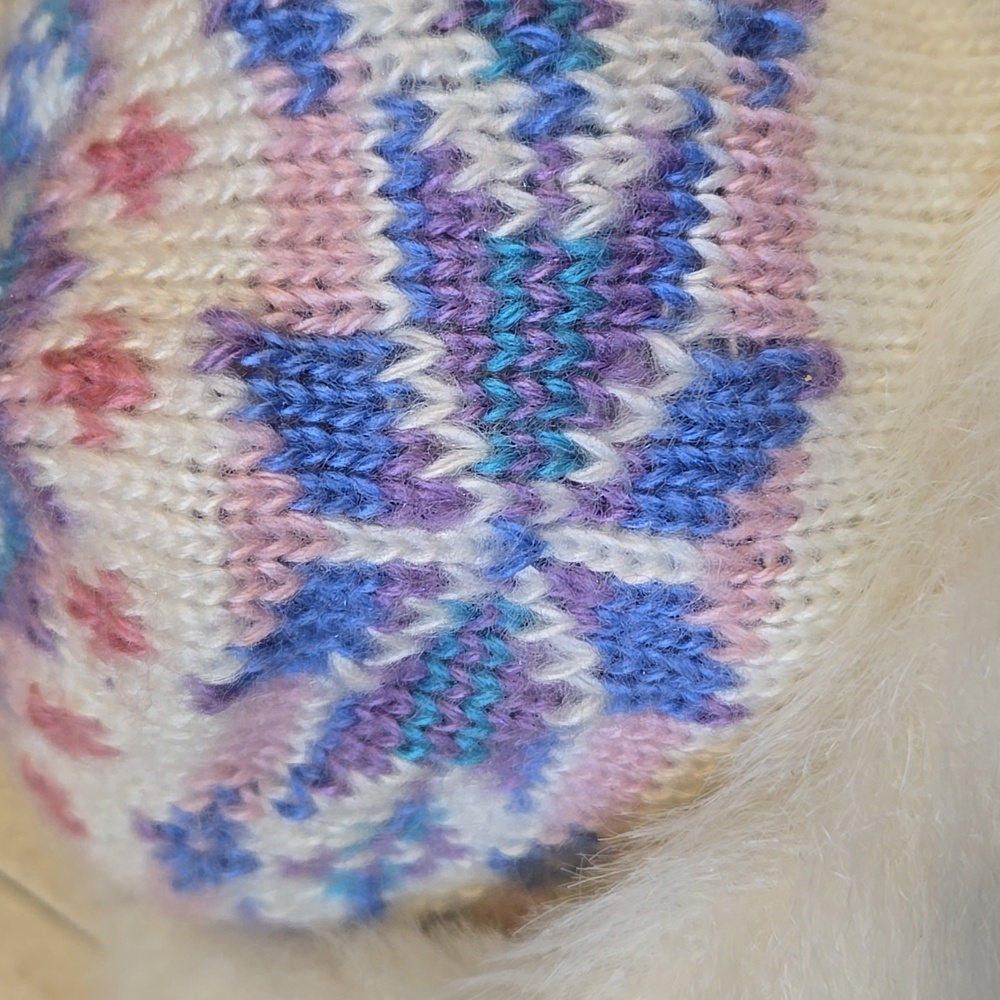 New Vintage Aris Isotoner Snowflake Pattern Knit Thermal Faux Fur Hat - Picture 6 of 9